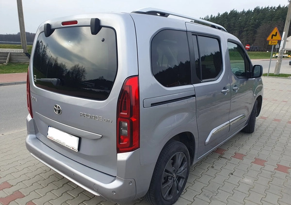 Toyota Proace City Verso cena 94000 przebieg: 98000, rok produkcji 2020 z Stryków małe 16